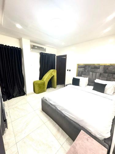 Travelmayte 3Bed Shortlet Ikate - image 2