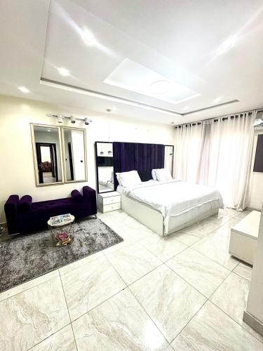 Travelmayte 3Bed Shortlet Ikate - image 4