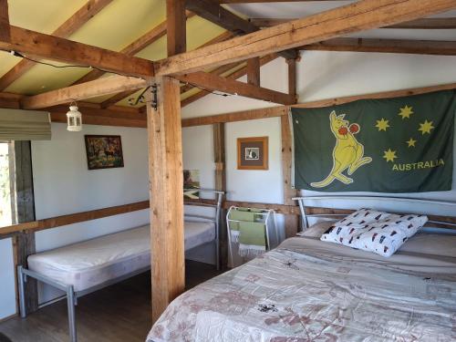 1 double bed, 1 twin bed