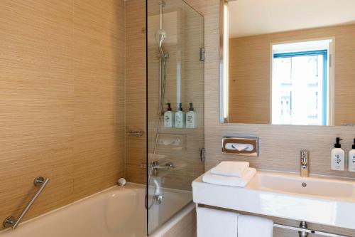 Scandic Hamburg Emporio - image 12