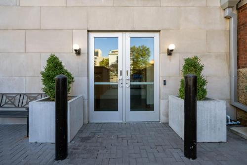 Bright and Modern Studio in Louisville # 112 - image 2