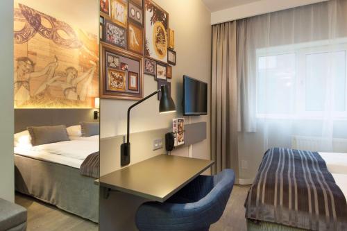Economy Double Room image 2