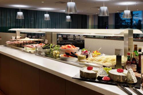 Restaurant, Scandic Oslo Airport in Oslo Int'l Airport - Gardermoen