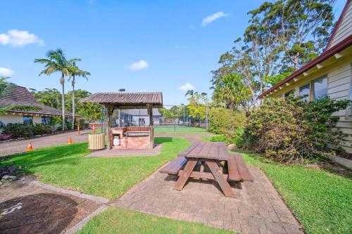 Shores Beach & Lakeside Villas in Elizabeth Beach