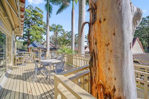 Shores Beach & Lakeside Villas in Elizabeth Beach