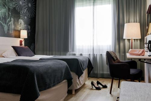 2 twin beds