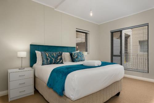 Mayfair Apartments - image 13