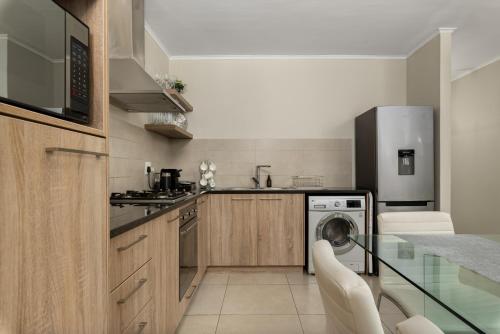 Mayfair Apartments - image 11