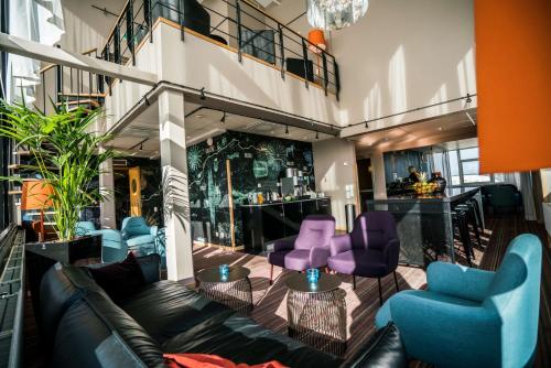 ล็อบบี้, Scandic Jarva Krog in ซูลนา