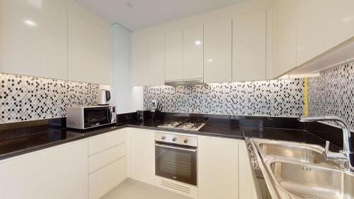 Paramount Hotel Midtown 2BR Flat with City View - image 7