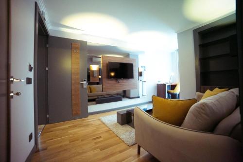 Ankacity Suit Flat - image 5