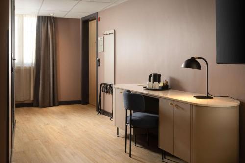 Superior Twin Room image 2
