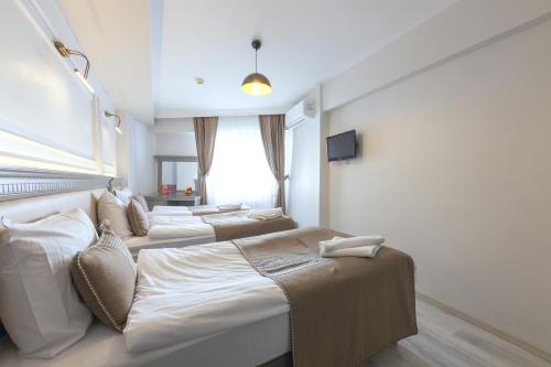 Standard Triple Room image 4