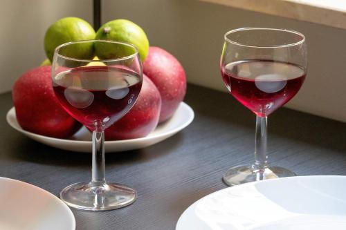 Cozy Studios Mielczarskiego with Mezzanine in Łódź by Noclegi Renters