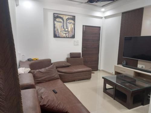 Stay comfort at City Heart 2Bhk AC ,WIFI & Much more