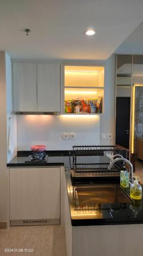 Stylish & Spacious stay at Branz BSD by NJ props, Samporo (фото 7)