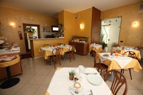 Hotel Cris 3