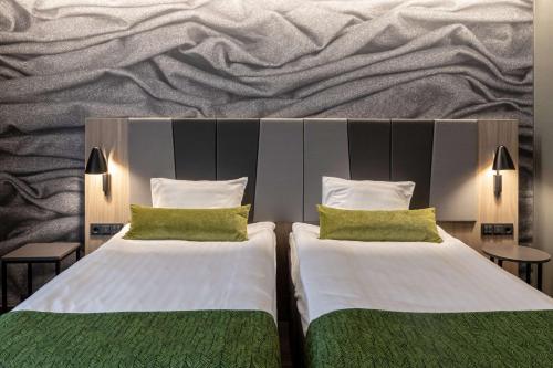 King Room image 2