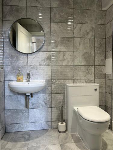 Alexander Guest House - image 7