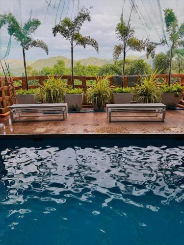 Úszómedence, RVS Skyview and Nature Park in Aritao