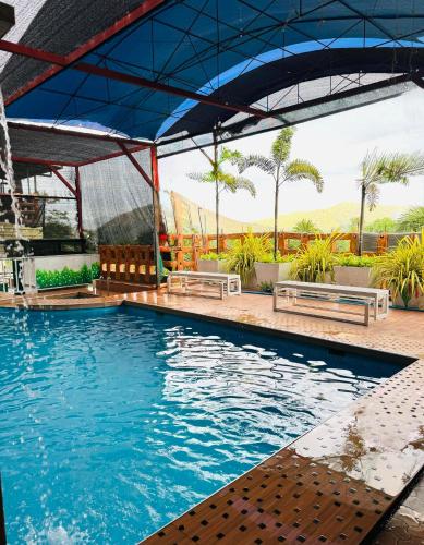 Úszómedence, RVS Skyview and Nature Park in Aritao