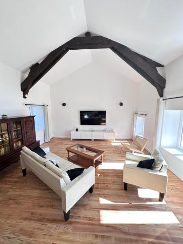 3 bedrooms, 5 beds