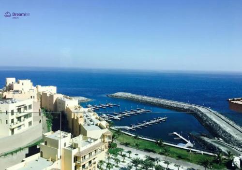 . Dream Inn Apartments - Luxury 2 BR Mina Al Fajer - Harbor View - Al Fujairah