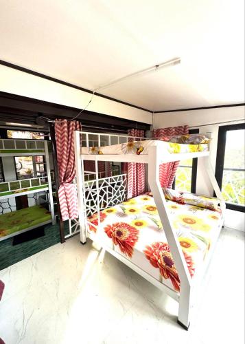 RVS Skyview and Nature Park Room Type - Family Room with Mountain View