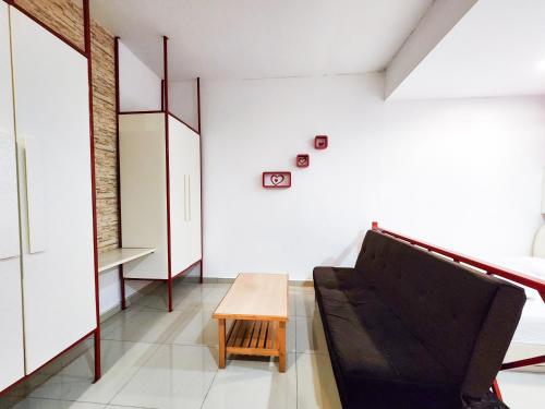 Kempas -- 32 Pax SemiD, Near Paradigm Mall JB