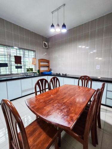 Kempas -- 32 Pax SemiD, Near Paradigm Mall JB