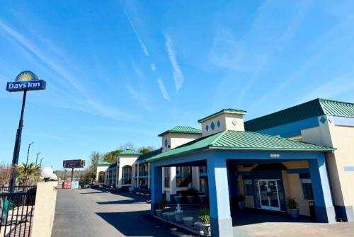 . Days Inn by Wyndham Greenville