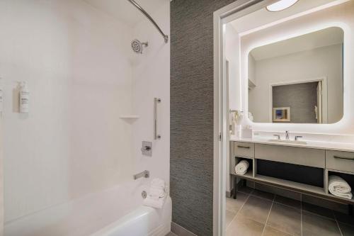 2 bedrooms, 4 beds