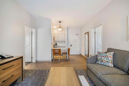 2 bedrooms, 3 beds