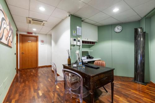 Inn Rome Rooms & Suites - image 6
