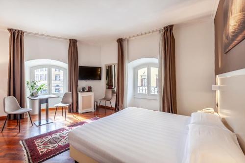 Inn Rome Rooms & Suites - image 13