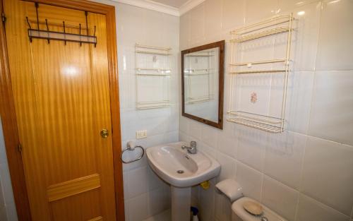 Apartment with Sea View image 3