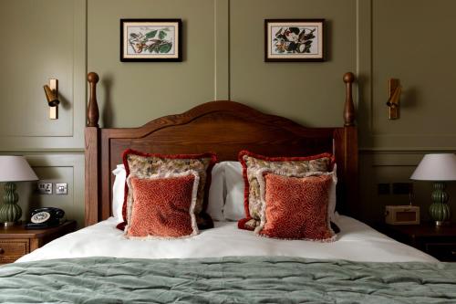 Coach & Horses Hotel - image 2