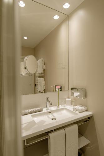 Superior Double Room image 4