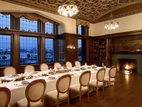 654445034 Fairmont Empress Hotel