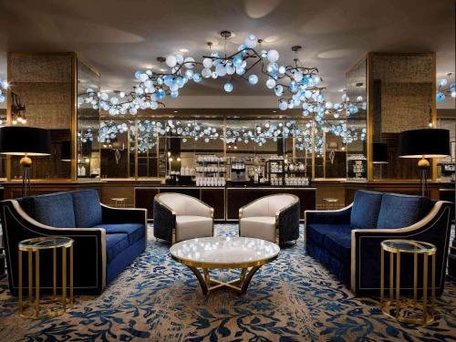 654445074 Fairmont Empress Hotel