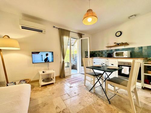 Lou Maestoso - Cosy, Campagne, CLIM, 2 personnes in Lancon-Provence