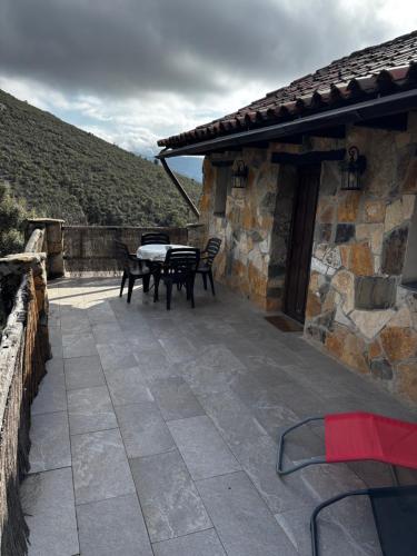 Las Peonías Casa Rural (Las Peonias Casa Rural) in Almiruete