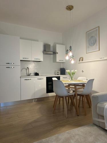 V&C HOME RENTAL SPECIALIST Appartamenti fronte Lago Maggiore - Luogo Ameno