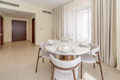 Downtown Retreat | 1BR with Skyline Views & WiFi, Dubái (foto 6)