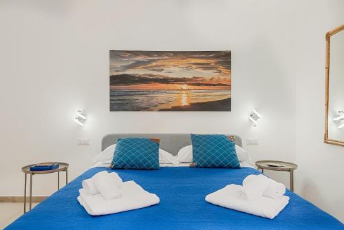 Modern White Apt with AC and balcony Modern White Apt with AC and balcony