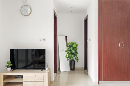 Cozy Studio at DEC Tower, Dubai (photo 4)