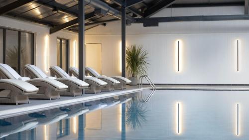 JA Mar Hall Scotland in Glasgow Int'l Airport