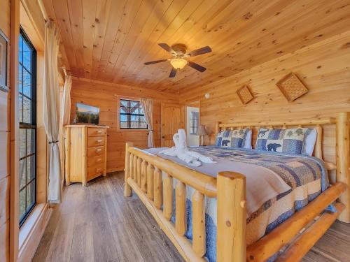 Above The Falls #144 by Aunt Bug's Cabin Rentals - image 6