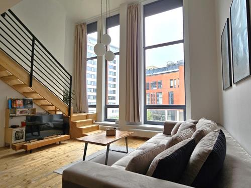 spacious modern LOFT, 2 bedrooms, 95m2, free parking, Bratislava (fotografie 3)