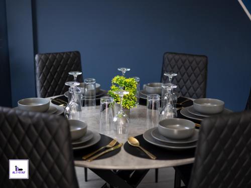 Stonecliffe Thirty Five By Alt-Stay - 3 Bed Contractor and Relocation Accommodation with Ensuite Bedroom, Parking, Kitchen, Laundry, Pool Table, Fast Wi Fi and Smart TV - Long Stay Ready with Weekly and Monthly Rates, Leeds (Foto 7)
